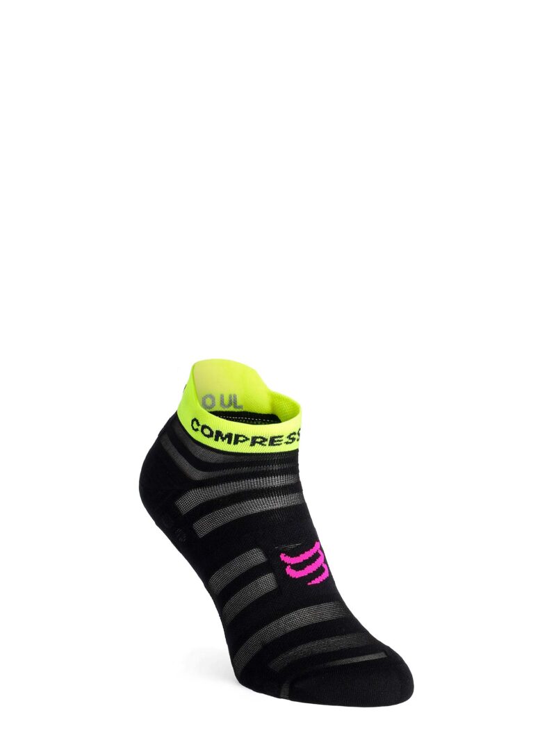 Cumpăra Șosete alergare Compressport Pro Racing Socks v4.0 Ultralight Run Low - black/safe yellow/neo pink