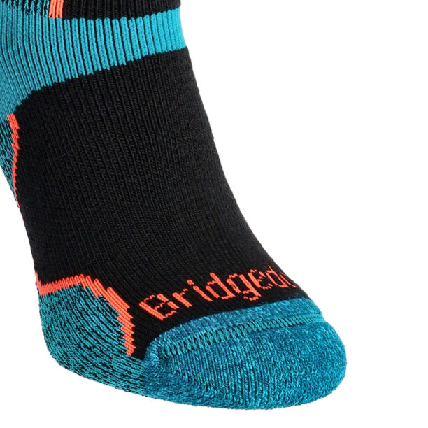 Preţ Șosete alergare femei Bridgedale Trail Run Midweight T2 Merino Sport Crew - black