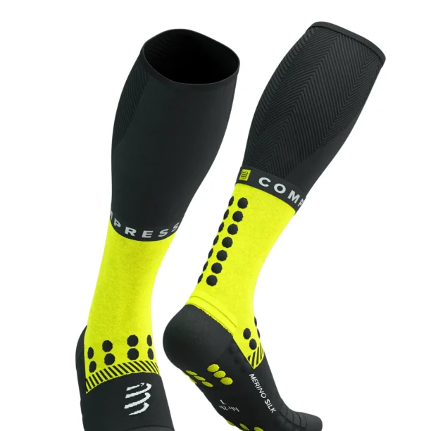 Sosete de alergare Compressport Full Socks Winter Run - black/safe yellow