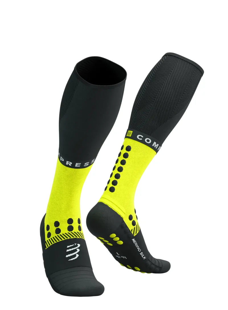 Sosete de alergare Compressport Full Socks Winter Run - black/safe yellow