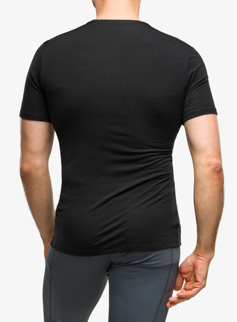 Tricou barbati Icebreaker Anatomica S/S V - black preţ