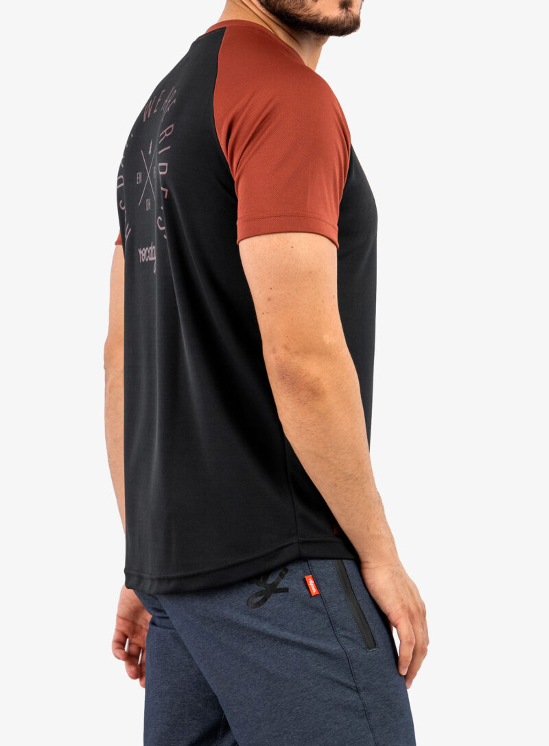 Preţ Tricou cu imprimeu barbati Rocday Roost - black/red