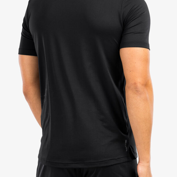 Tricou uscare rapida barbati Under Armour Rush Energy SS - black/white preţ