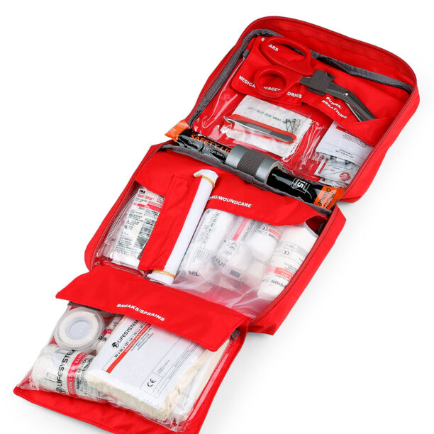 Preţ Trusa de prim ajutor Lifesystems Mountain Leader First Aid Kit