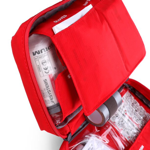 Preţ Trusa de prim ajutor Lifesystems Solo Traveller First Aid Kit