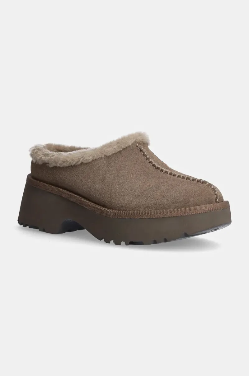 UGG papuci din piele intoarsa New Heights Cozy Clog culoarea maro