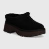 UGG papuci din piele intoarsa New Heights Cozy Clog culoarea negru