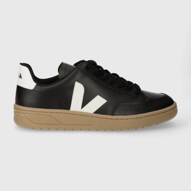 Veja sneakers din piele V-12 culoarea negru