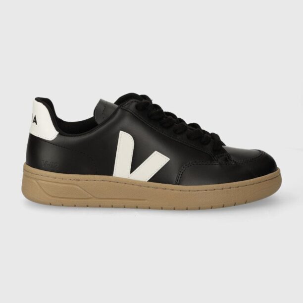 Veja sneakers din piele V-12 culoarea negru