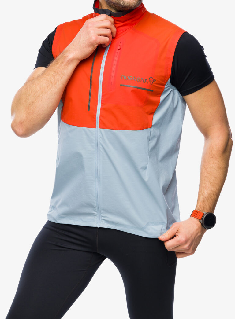 Vestă Norrona Senja Aero90 Vest - arednalin/blue fog