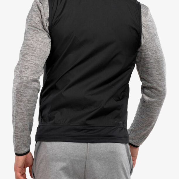 Vestă barbati Under Armour Run Insulate Vest - black/reflective preţ