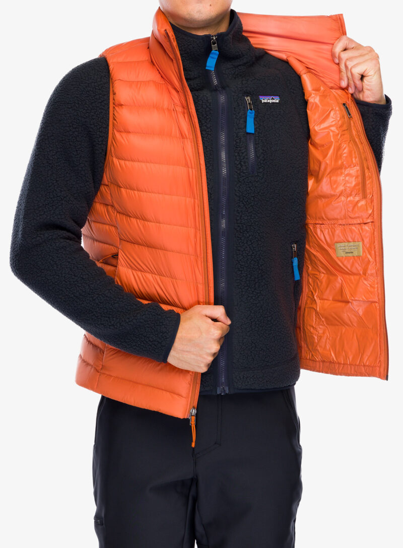 Preţ Vesta matlasata barbati Patagonia Down Sweater Vest - redtail rust