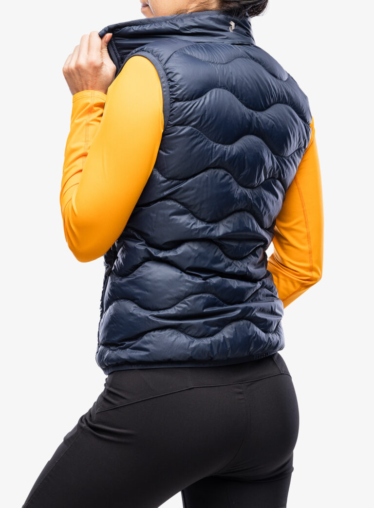 Vesta matlasata femei Peak Performance Helium Down Vest - blue shadow preţ