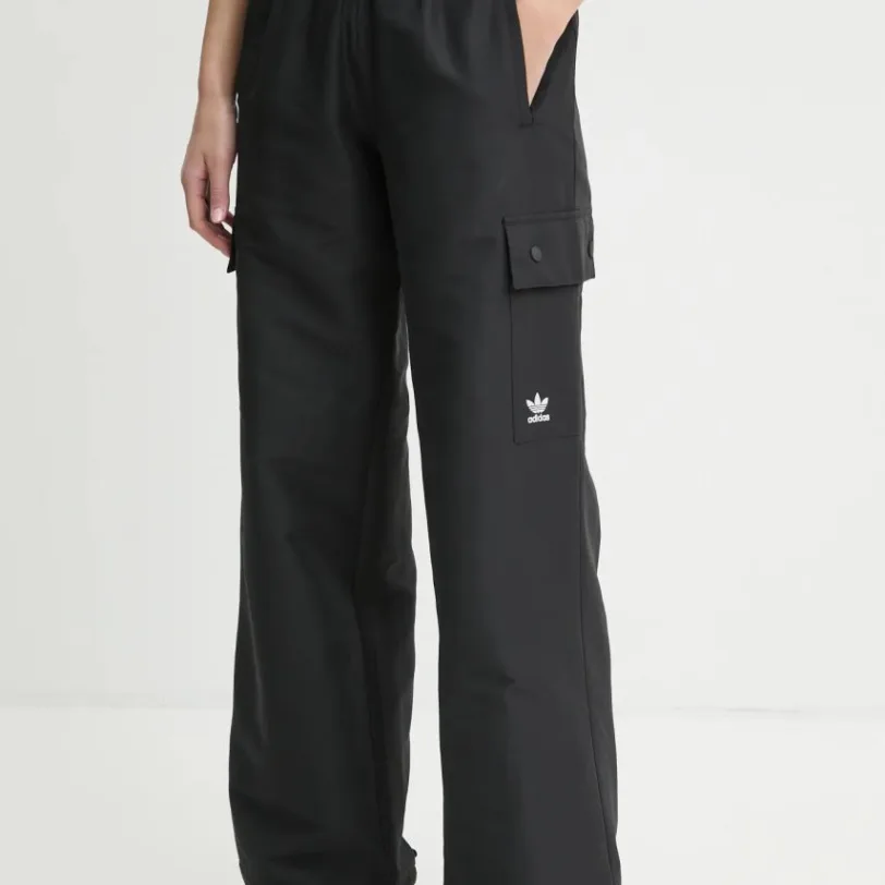 adidas Originals pantaloni Essentials Woven Cargo femei