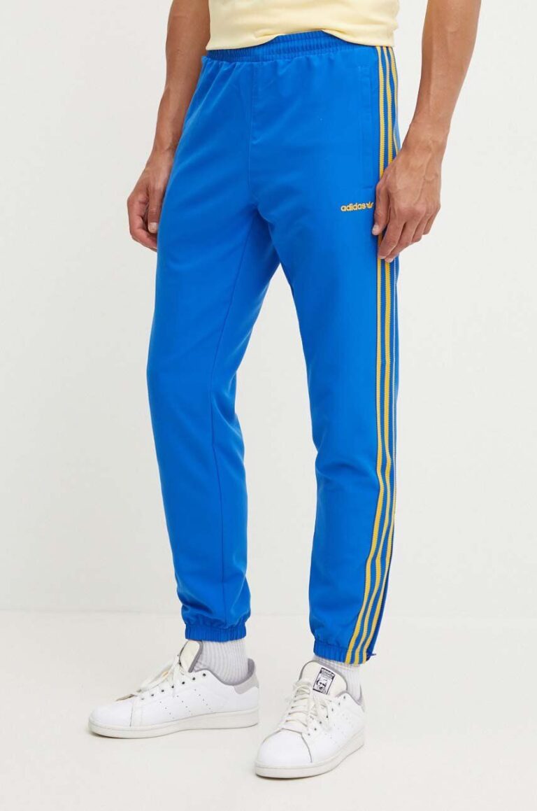 adidas Originals pantaloni de trening cu imprimeu