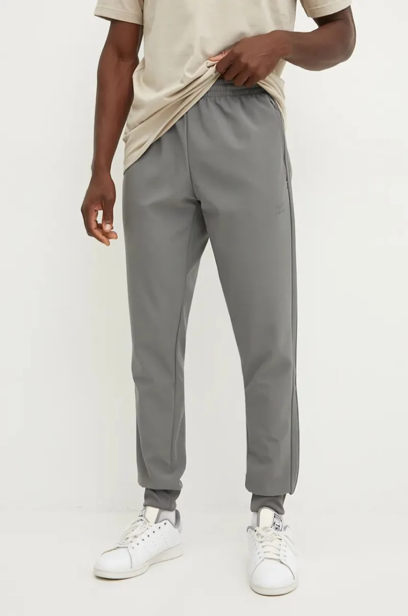 adidas Originals pantaloni de trening culoarea gri