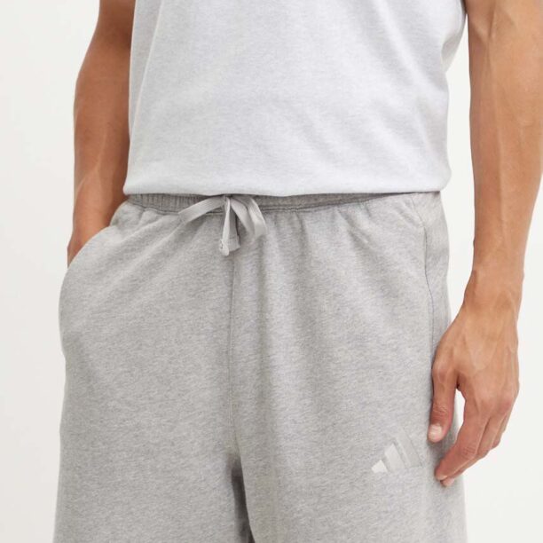 adidas pantaloni scurti din bumbac All SZN culoarea gri