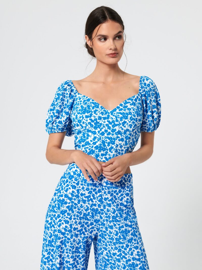 Bluză cu model floral - indigo preţ