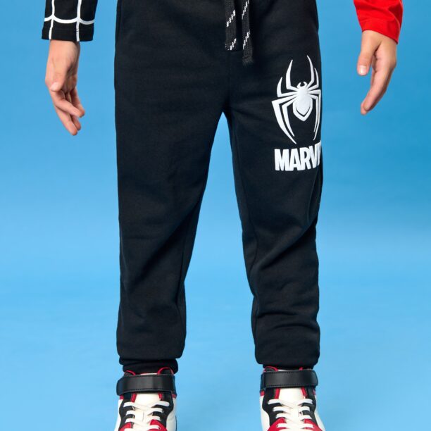 Pantaloni Marvel - negru preţ