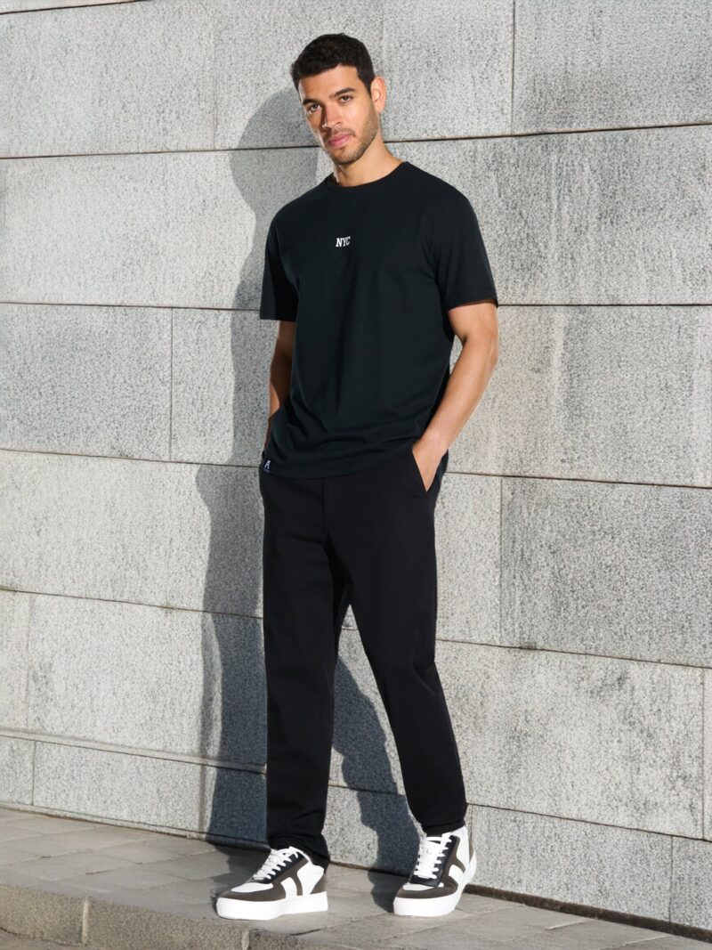 Pantaloni chino slim - negru preţ