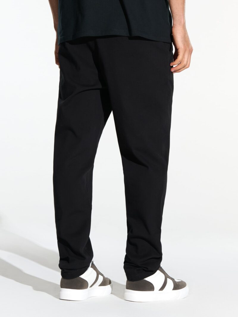 Preţ Pantaloni chino slim - negru