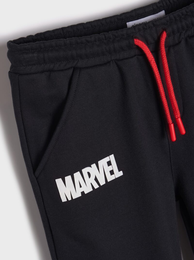 Cumpăra Pantaloni de trening Marvel - negru