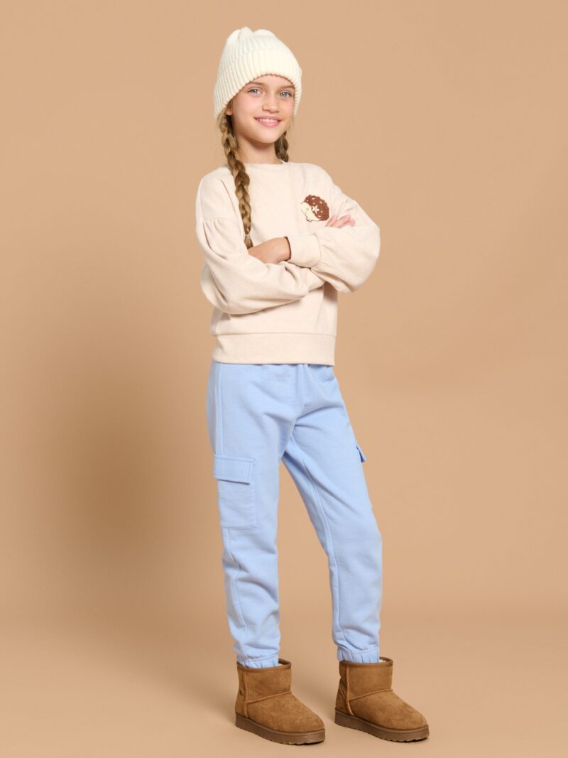 Pantaloni de trening cargo - light blue preţ