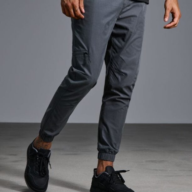 Pantaloni jogger - gri-neutru