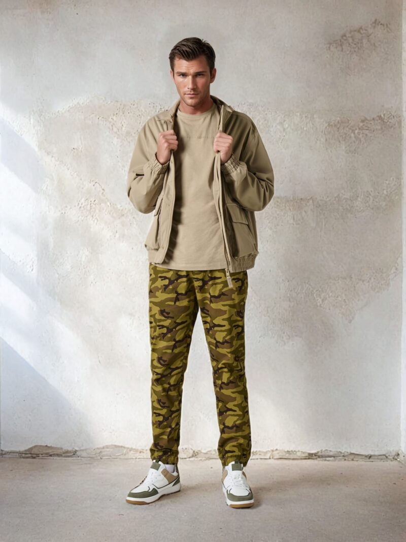 Preţ Pantaloni jogger - multicolor