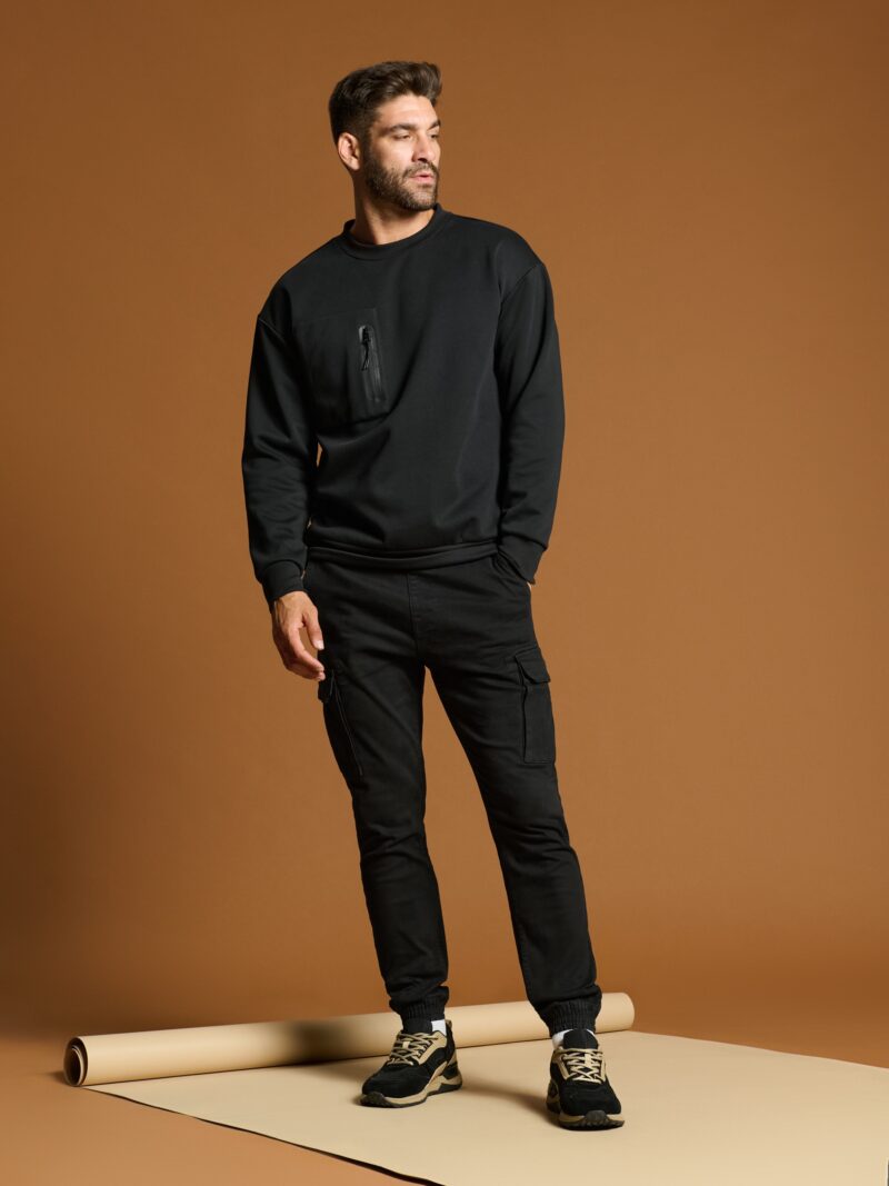 Pantaloni jogger - negru preţ