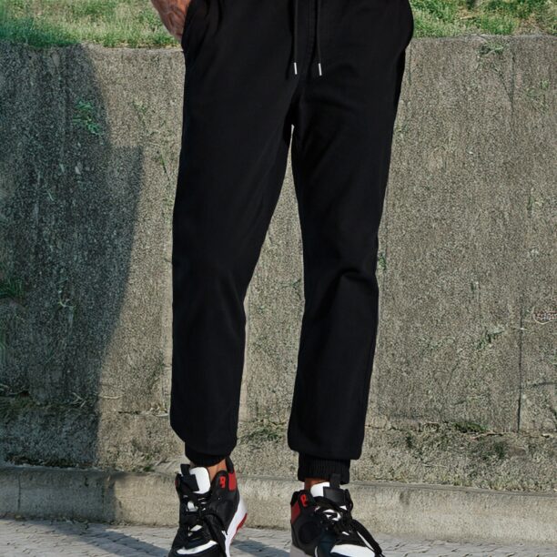 Pantaloni jogger - negru preţ