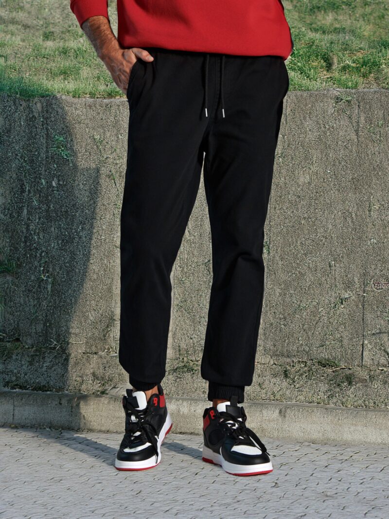 Pantaloni jogger - negru preţ