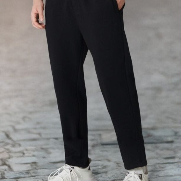 Pantaloni jogger - negru