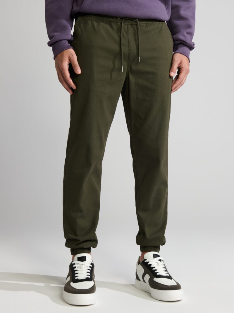 Preţ Pantaloni jogger - verde-prăfuit