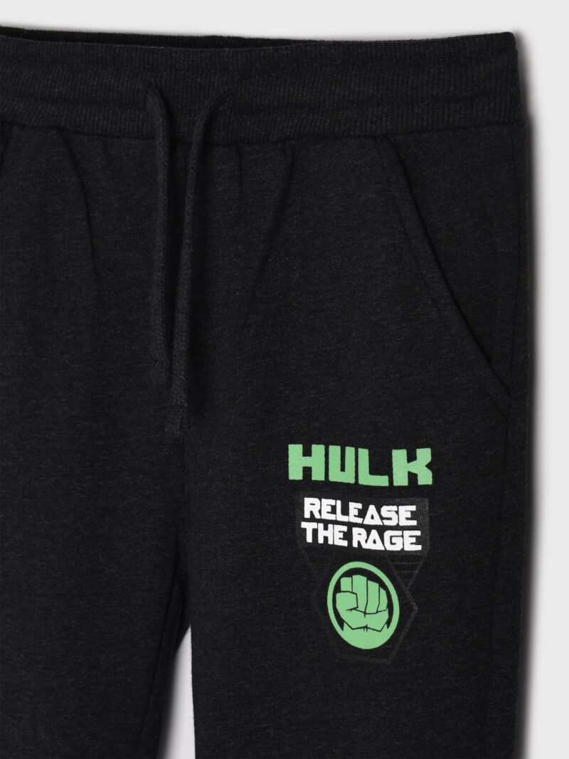 Preţ Pantaloni sport Hulk - negru