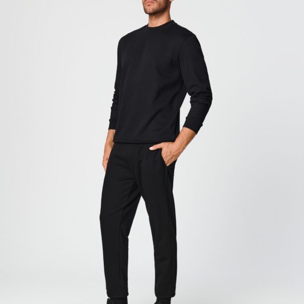 Preţ Pantaloni sport jogger - negru