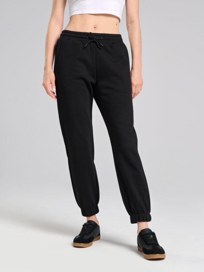 Pantaloni sport - negru preţ