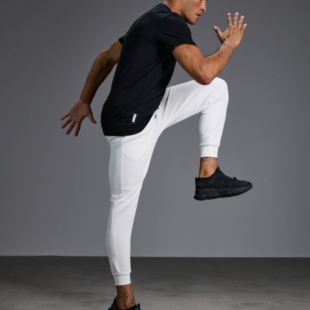 Preţ Pantaloni tapered fit - alb