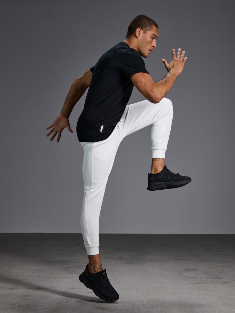 Preţ Pantaloni tapered fit - alb