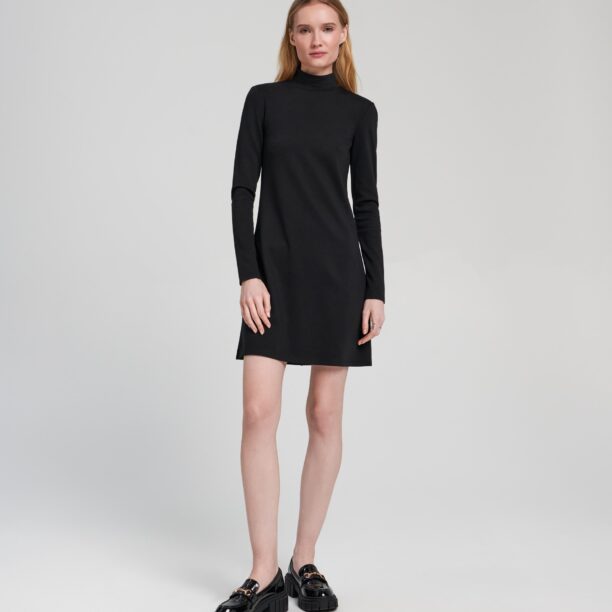 Cumpăra Rochie mini cu guler înalt - negru