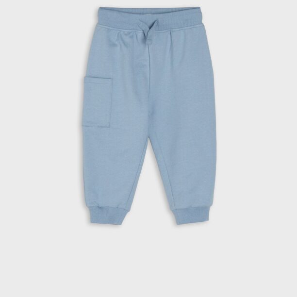 Preţ Set de 2 perechi de pantaloni sport jogger - light blue