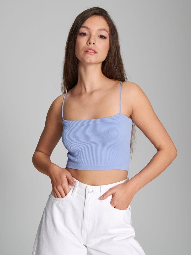 Preţ Top scurt din tricot striat - light blue