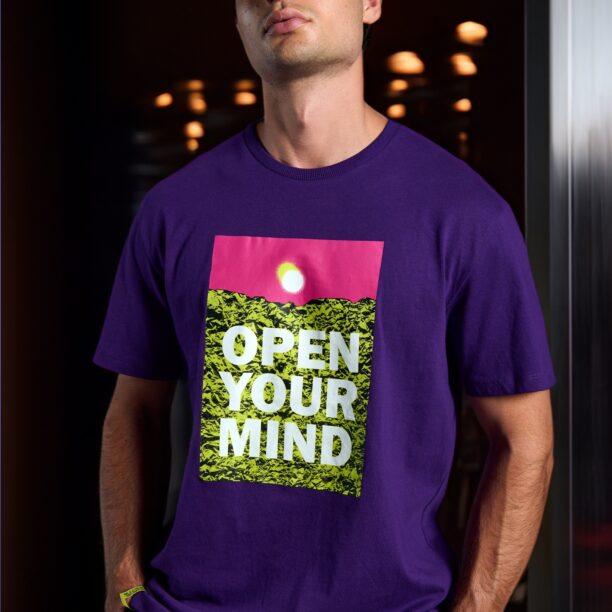 Tricou cu inscripție - violet preţ