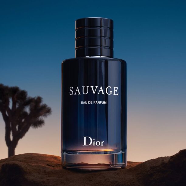 Cumpăra DIOR Sauvage Eau de Parfum pentru bărbați 200 ml