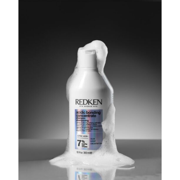 Preţ Redken Acidic Bonding Concentrate set cadou pentru par deteriorat