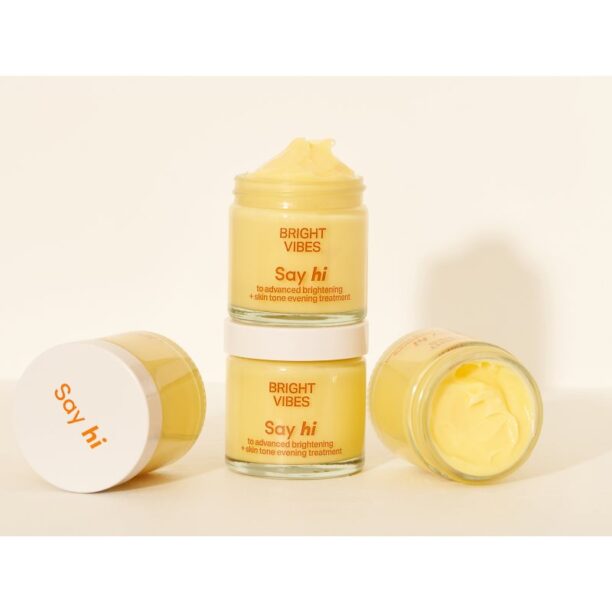 Preţ Say Hi Bright Vibes crema iluminatoare pentru uniformizarea nuantei tenului 50 ml