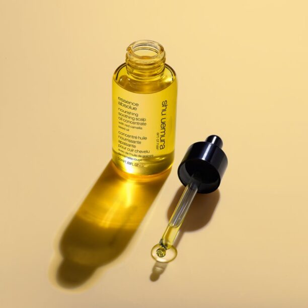 Cumpăra Shu Uemura Essence Absolue ser cu efect calmant pentru par si scalp 50 ml