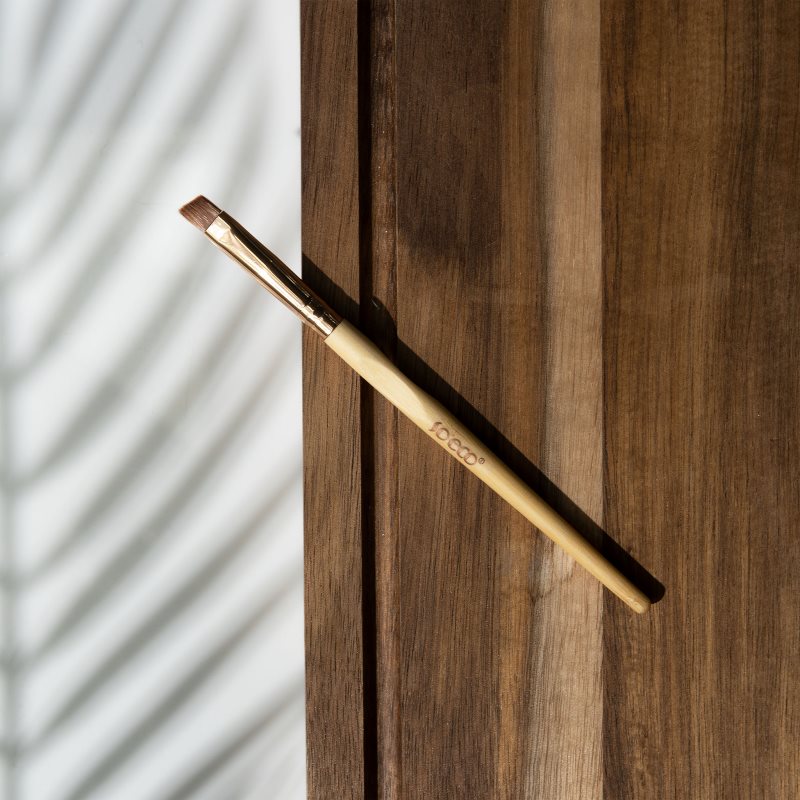 So Eco Angled Eyeliner Brush pensula pentru aplicarea tusului de ochi 1 buc preţ