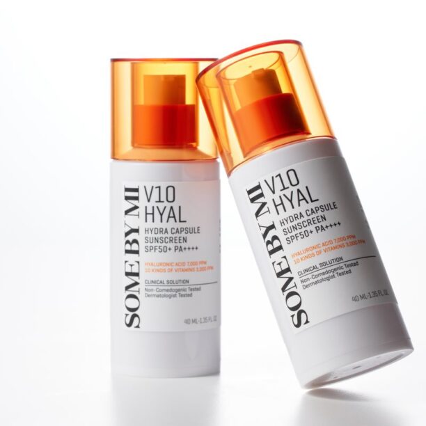 Cumpăra Some By Mi V10 Hyal Hydra Capsule Sunscreen cremă protectoare pentru piele sensibilă și intolerantă SPF 50+ 40 ml