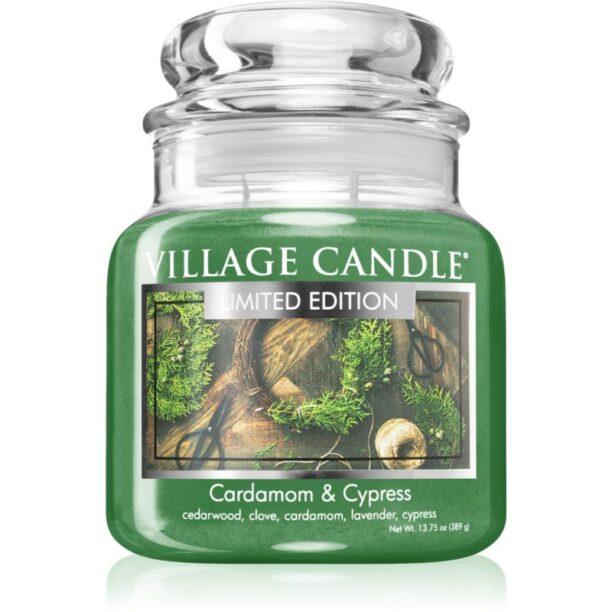 Village Candle Cardamom & Cypress lumânare parfumată (Glass Lid) 389 g